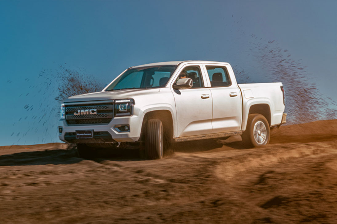 JMC Grand Avenue 4X4 — أداء قوي على الكثبان الرملية