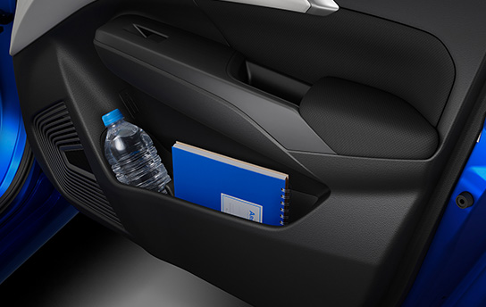 Suzuki Swift — جيوب الأبواب العملية
