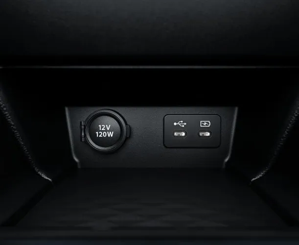 Suzuki Across — منافذ USB وشحن 12V