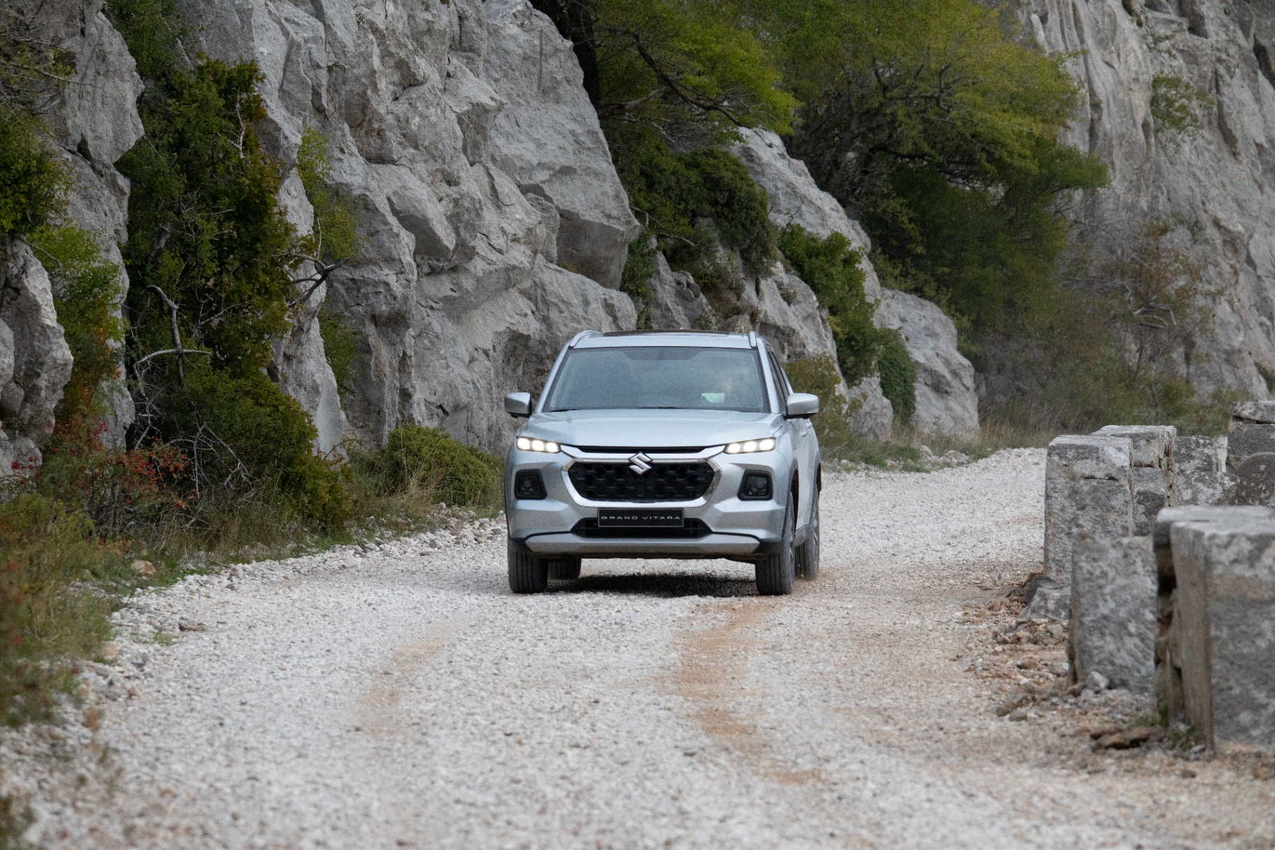 Suzuki Grand Vitara — على طريق جبلي
